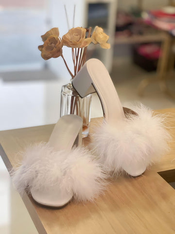 Tamanco Paris Jolie Branco com Plumas