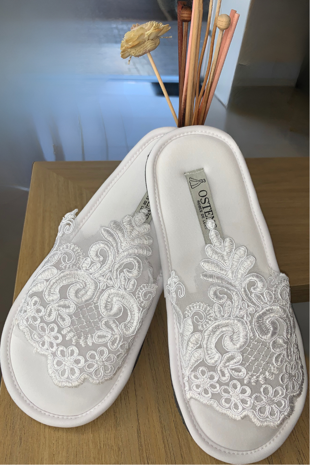 Pantufa Lis de Noiva Lavável Chinelinho Branco e Confortável