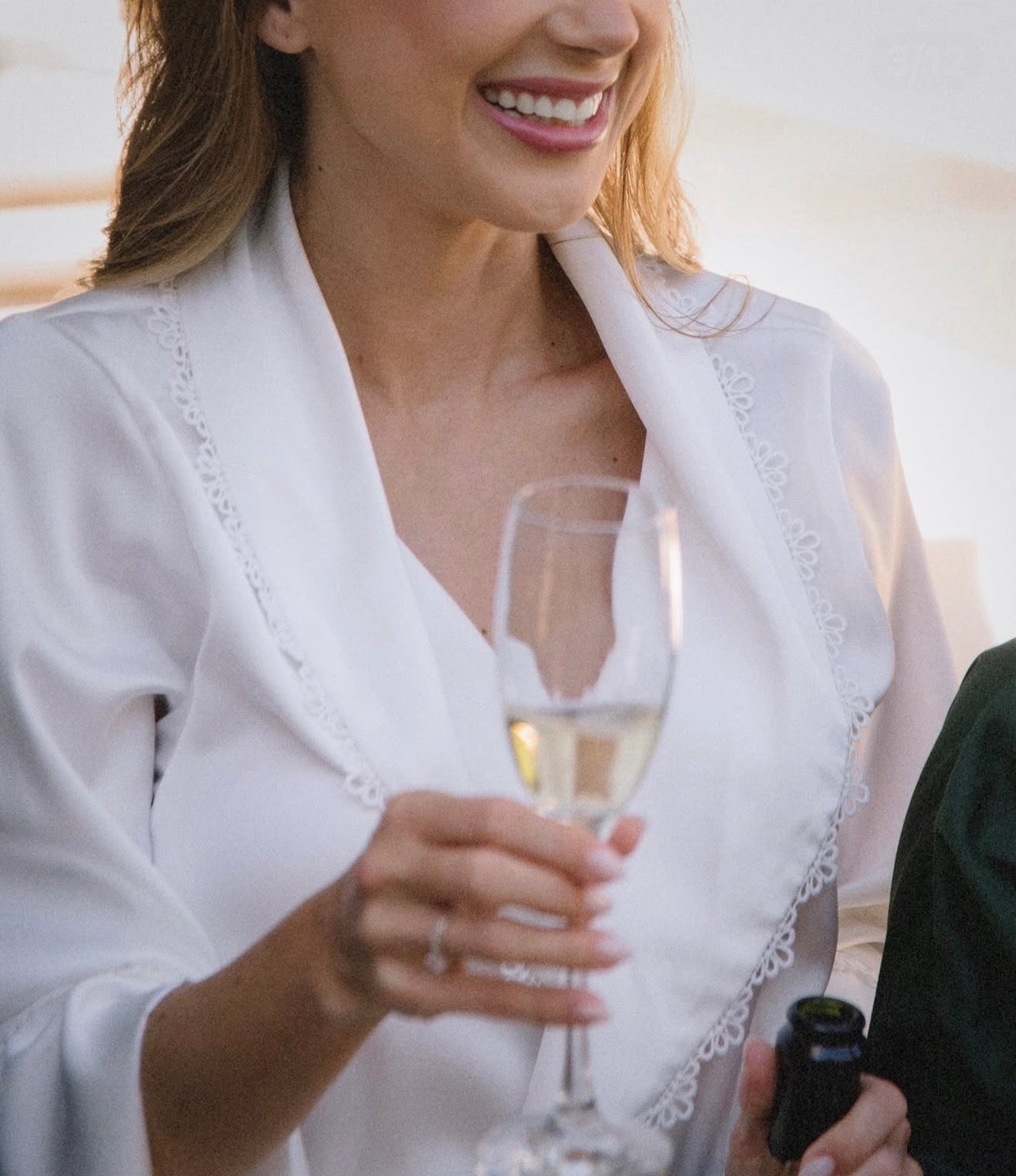 Robe Julia com Detalhes para Noivas Clássicas