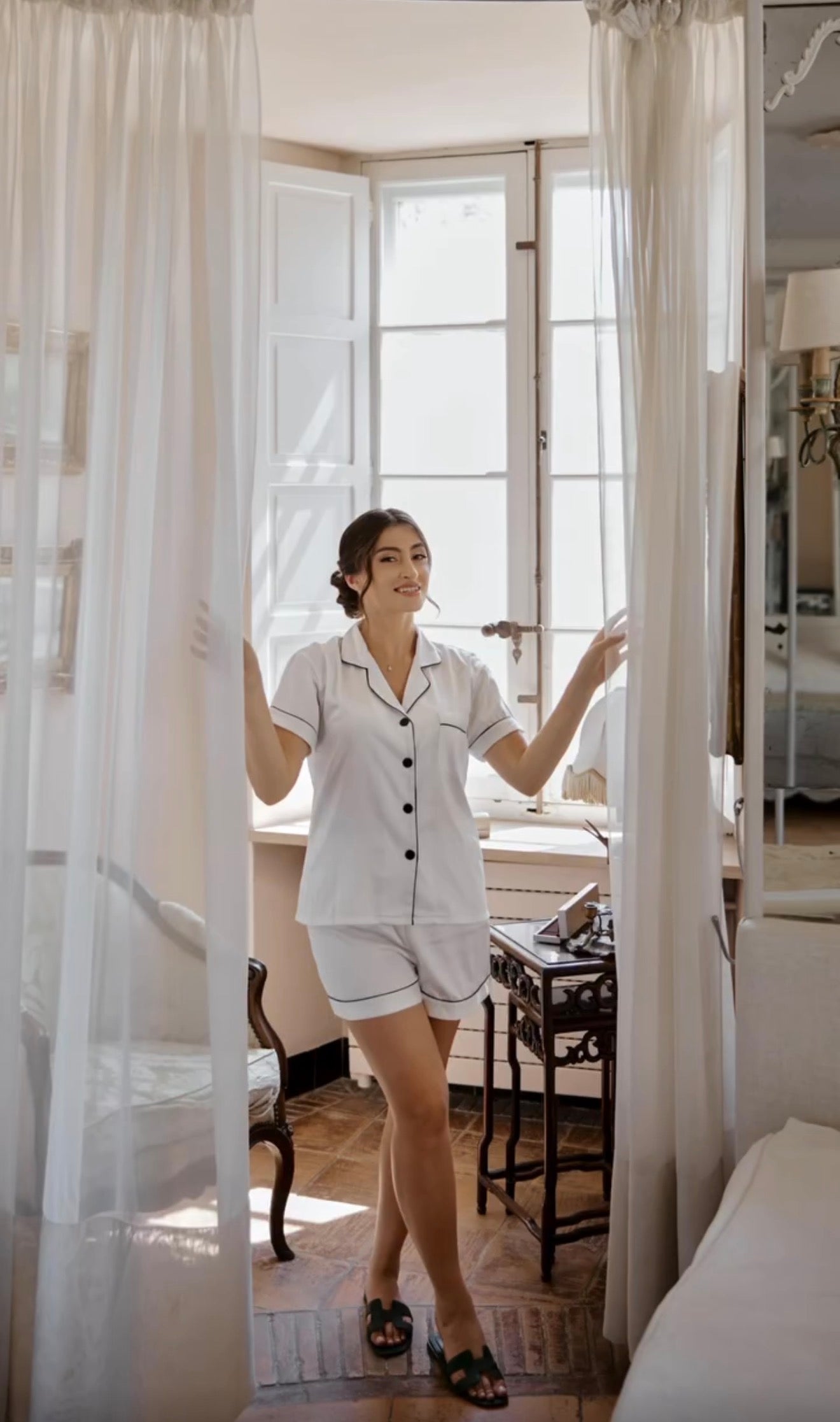 Pijama Lori Personalizado com Detalhes em Friso para Noiva