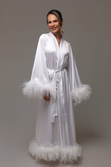 Robe Livia Longo para Noiva com Mangas e Barra em Plumas Luxo