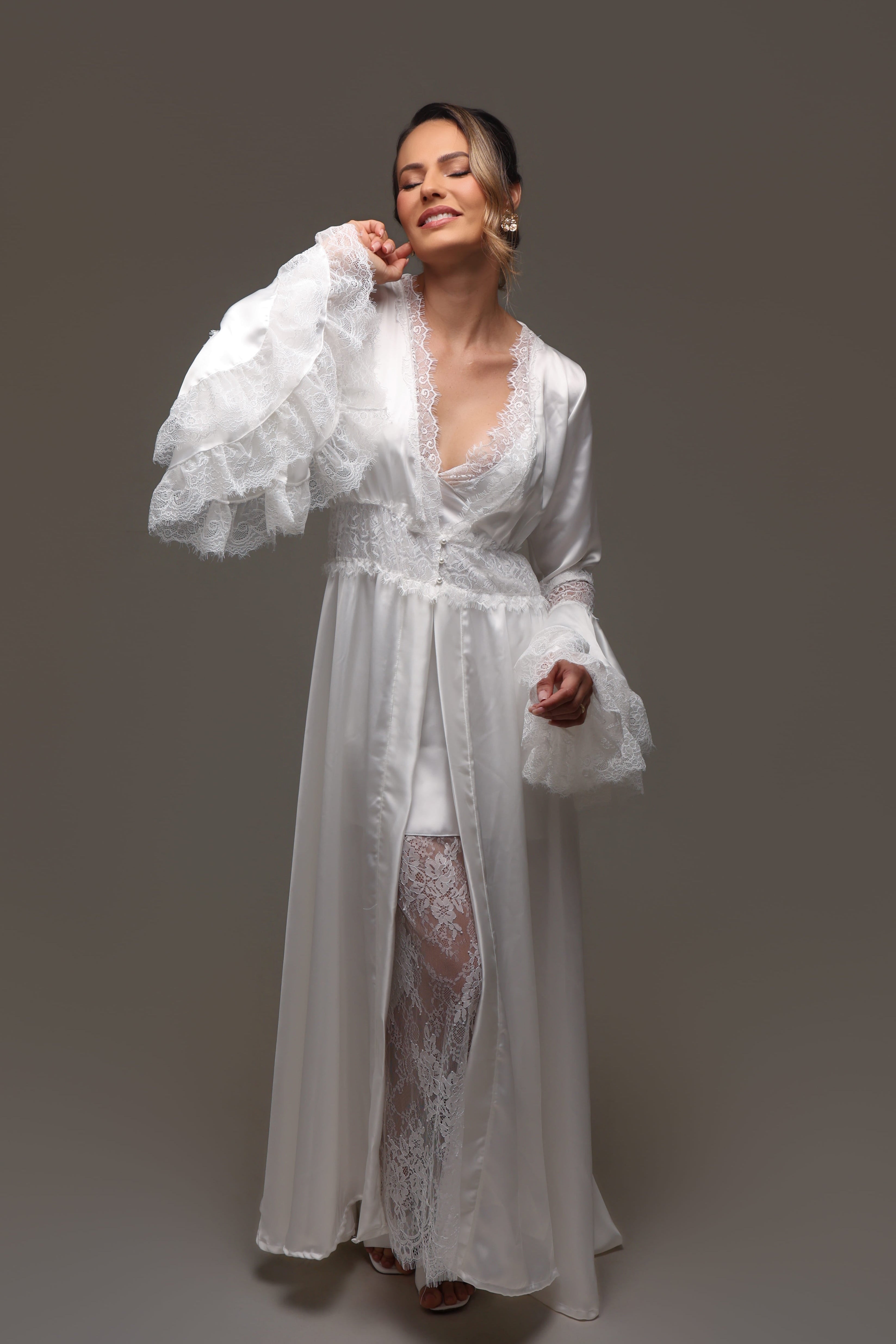 Robe Pati Longo Detalhes em Renda Chantilly