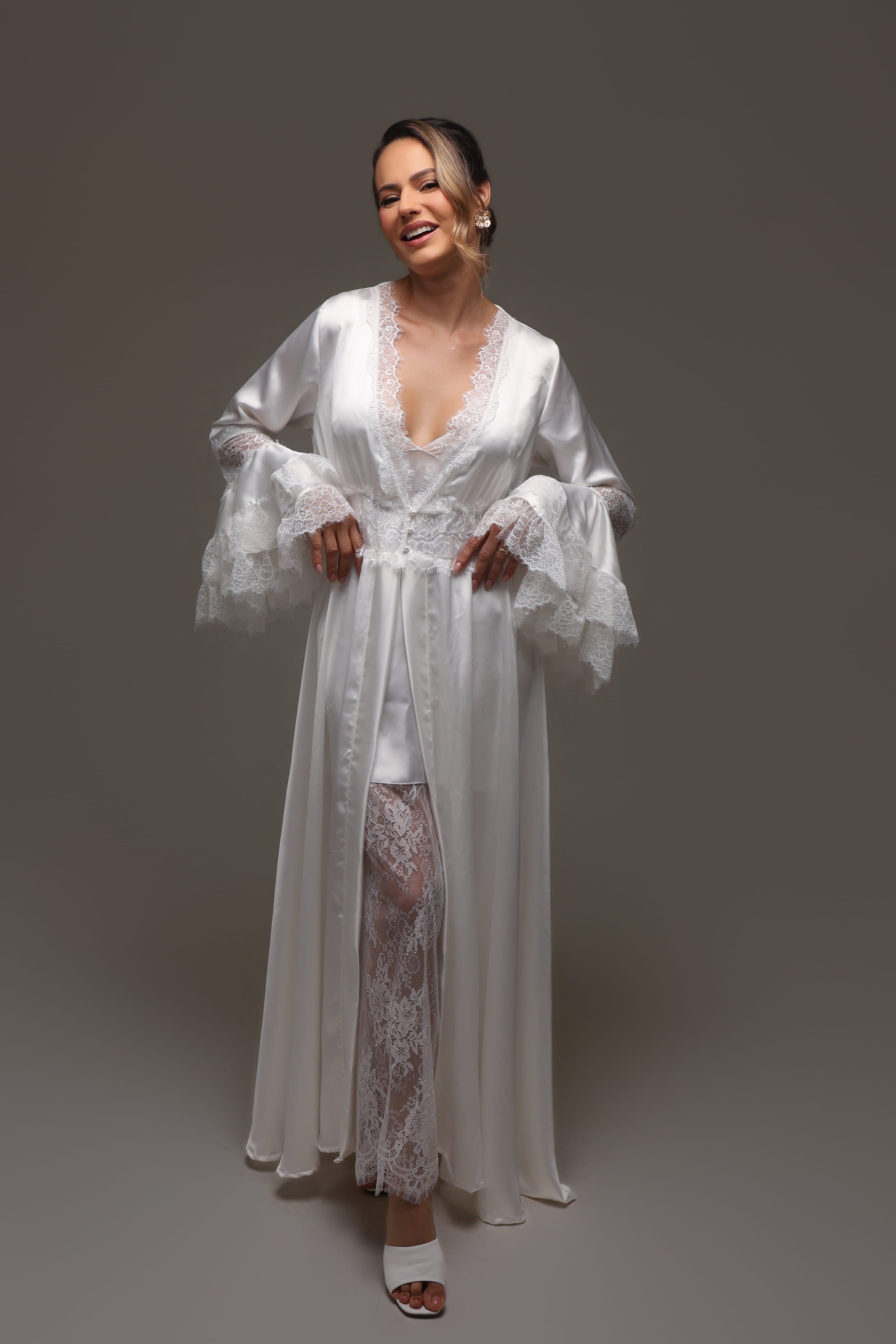 Robe Pati Longo Detalhes em Renda Chantilly