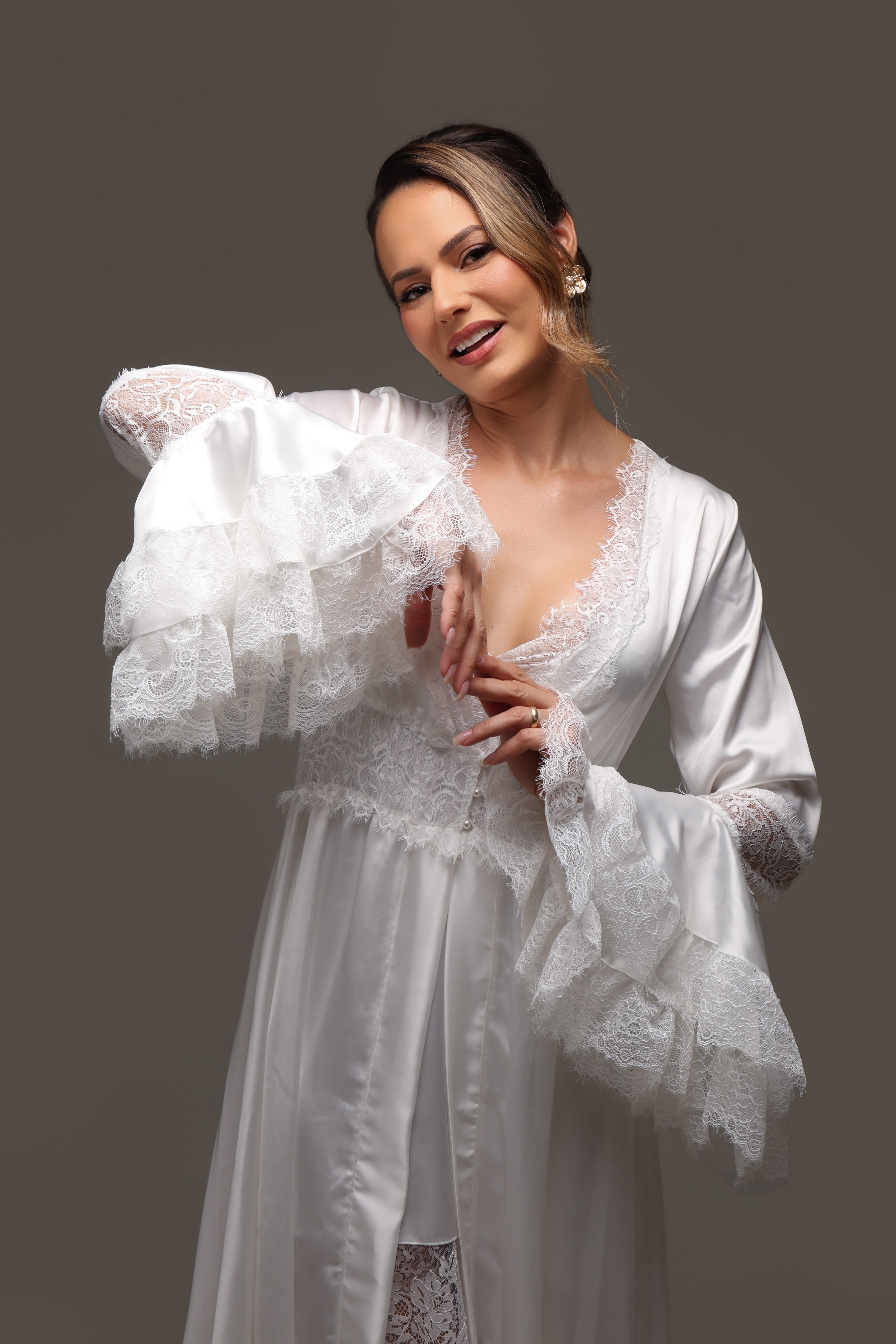 Robe Pati Longo Detalhes em Renda Chantilly