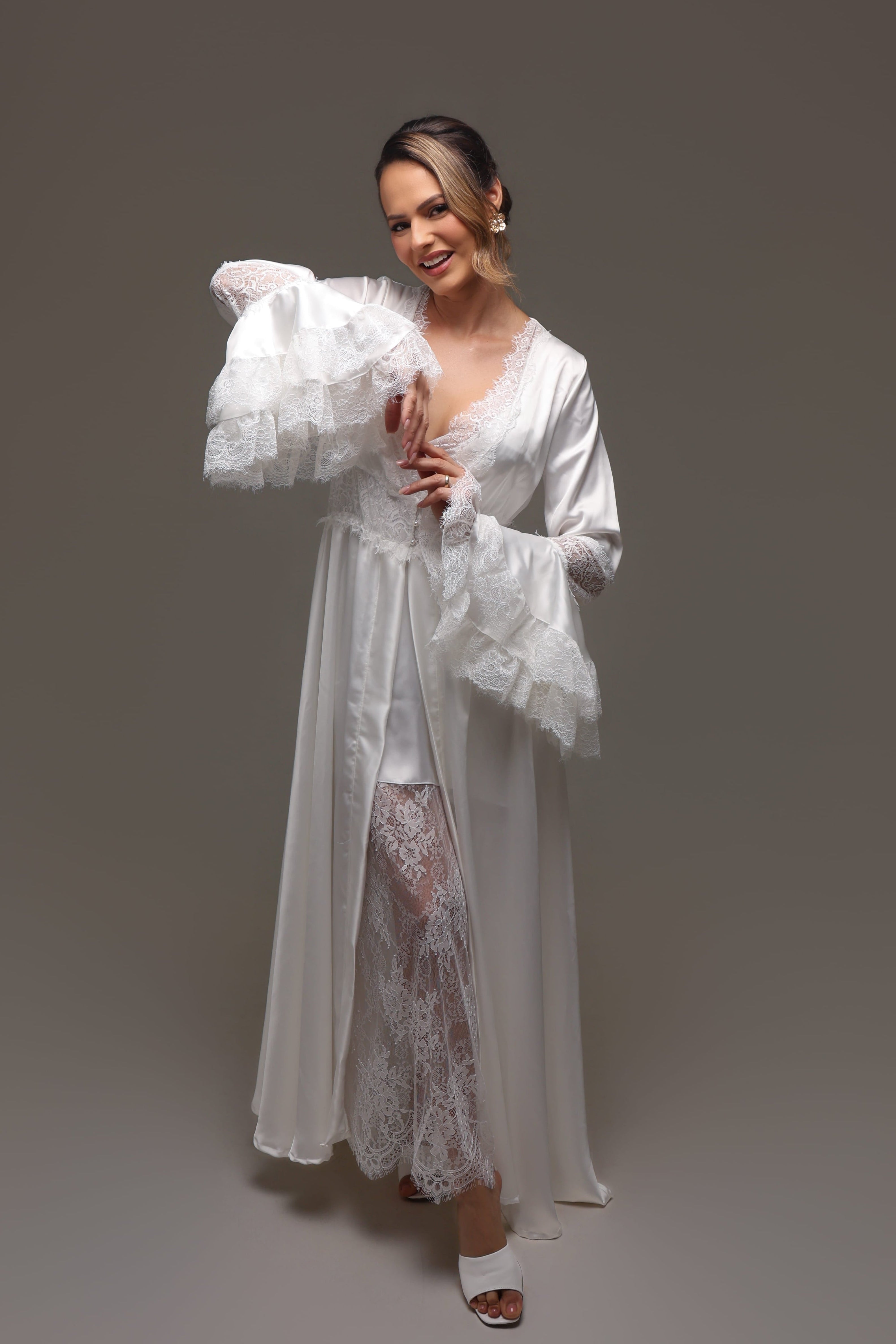 Robe Pati Longo Detalhes em Renda Chantilly