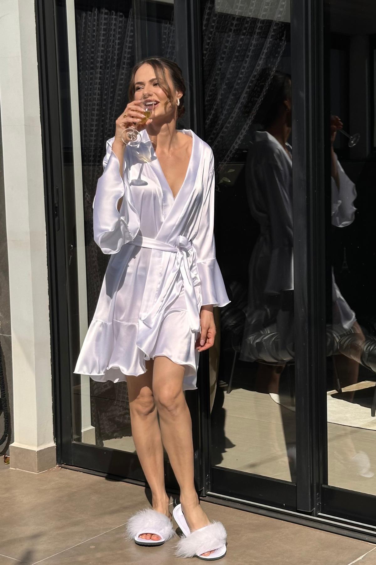 Robe Geovana Curto com Manga Flaire e Saia de Babado Para Noiva Classica