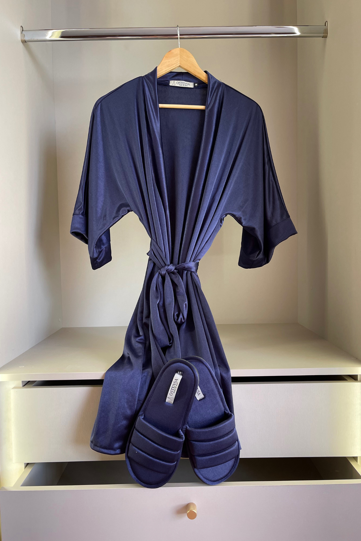 Robe Ceti Azul Marinho Para Madrinhas e Mãe da Noiva Não Amarrota