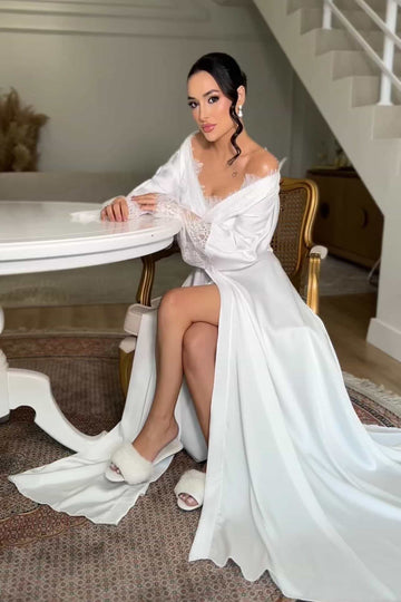 Robe Valentina com Guipir Sofisticado e Detalhe em Renda para Noiva Clássica