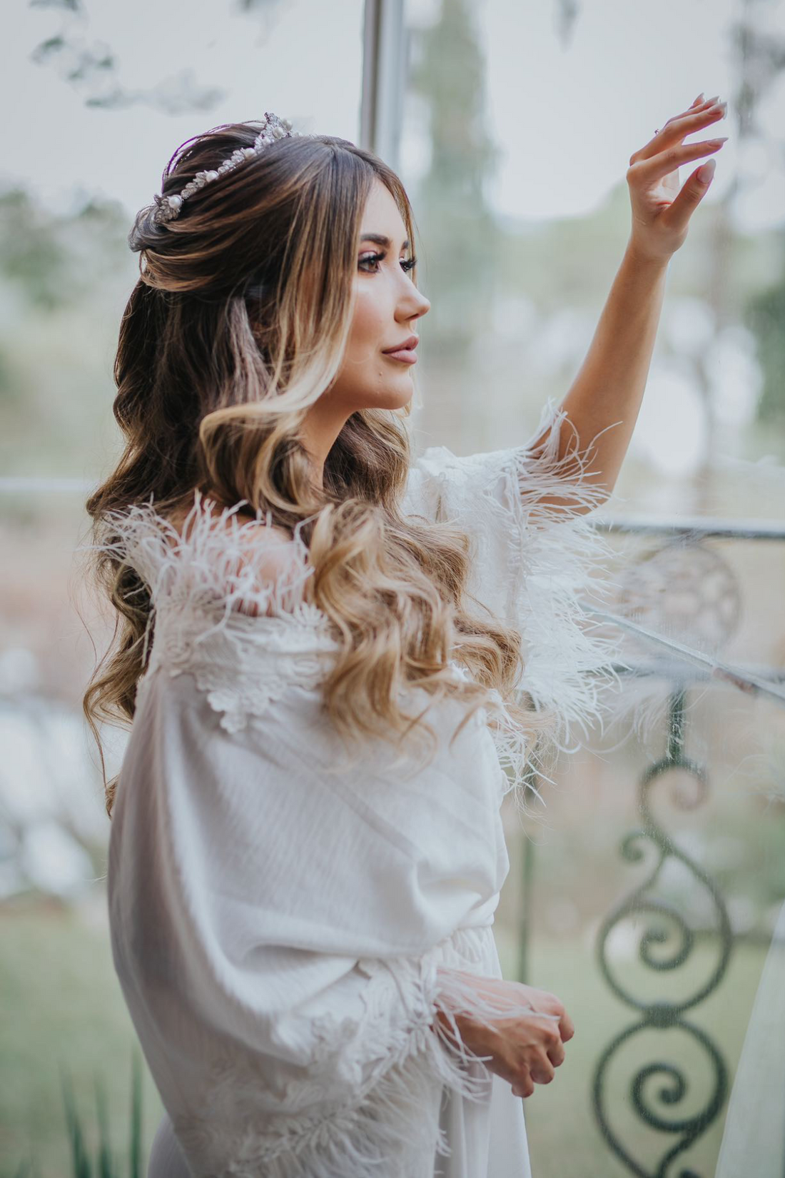 Robe de Noiva Lorena Longo com Plumas Luxo e Guipir para dia da noiva