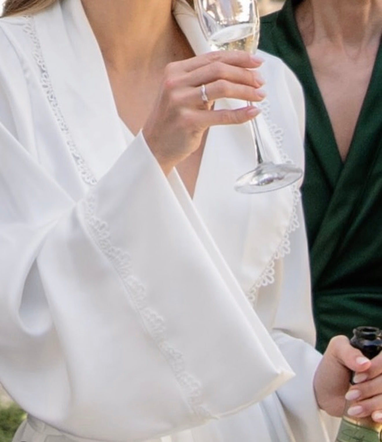 Robe Julia com Detalhes para Noivas Clássicas