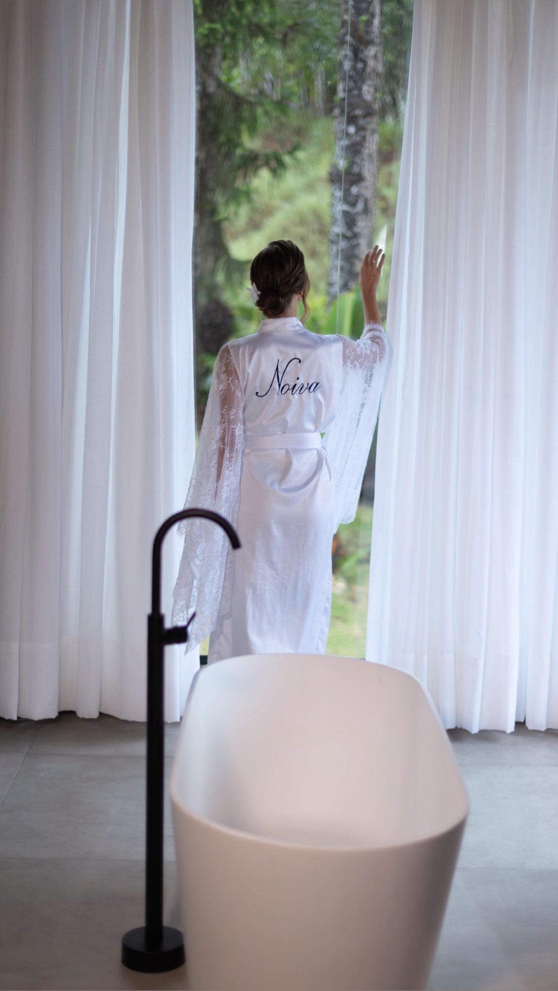 Robe Helena com Renda Chantilly Estilo Boho Chic