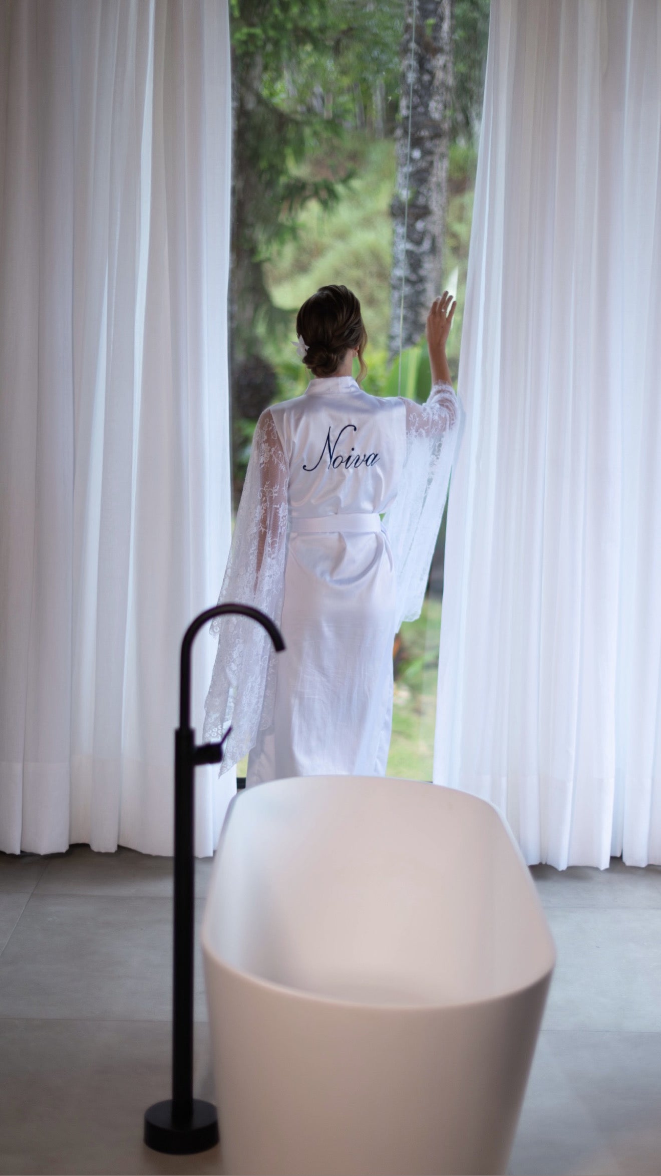 Robe Helena com Renda Chantilly Estilo Boho Chic