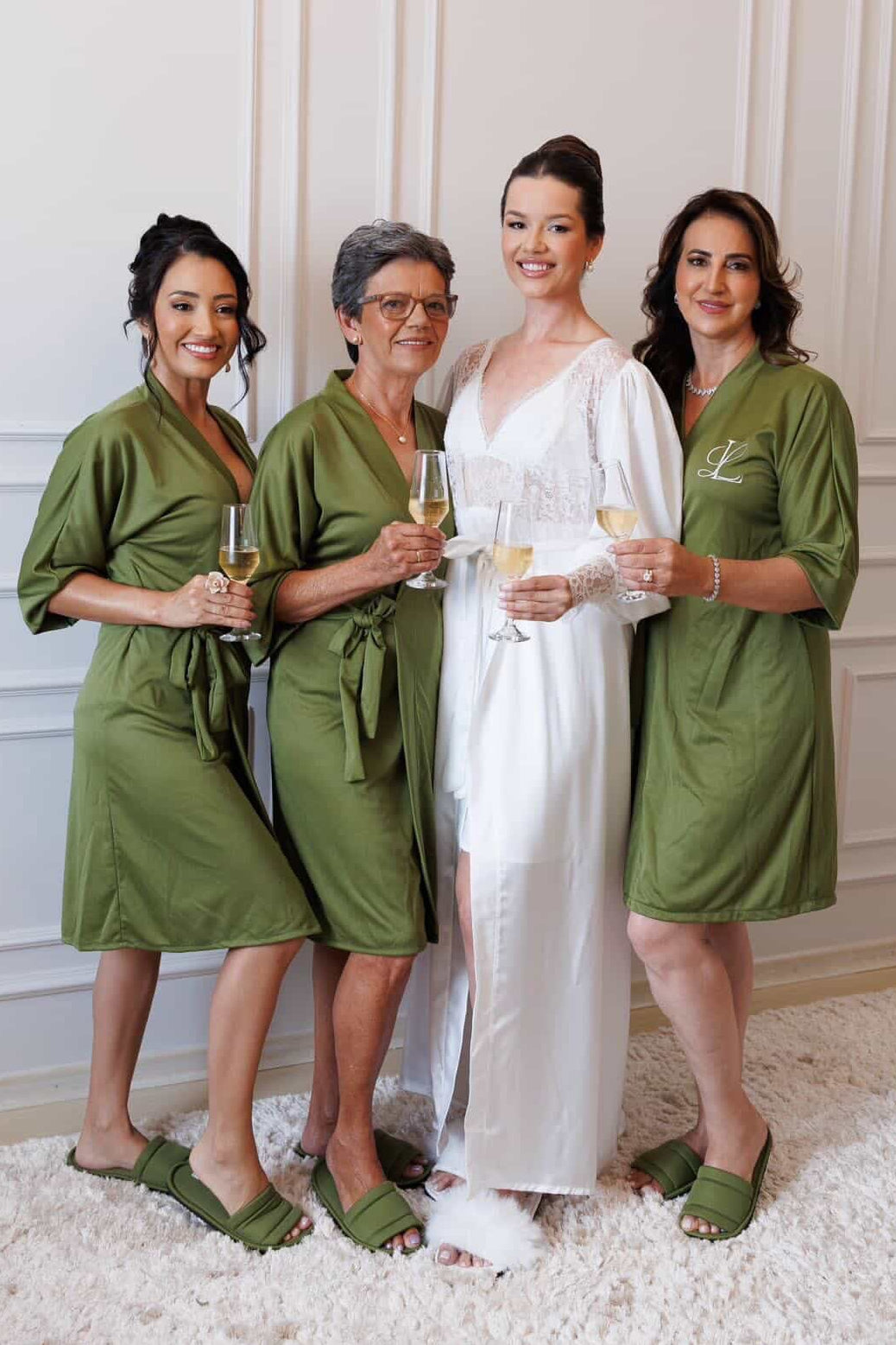 Kit Merida Robe + Pantufa Chinelinho Verde Oliva Madrinha e Mãe