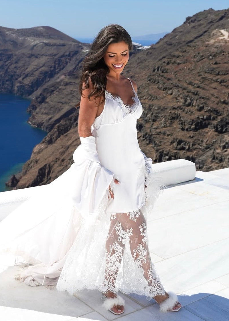 Camisola Livia de Noiva Longa Elegante com Detalhes em Renda