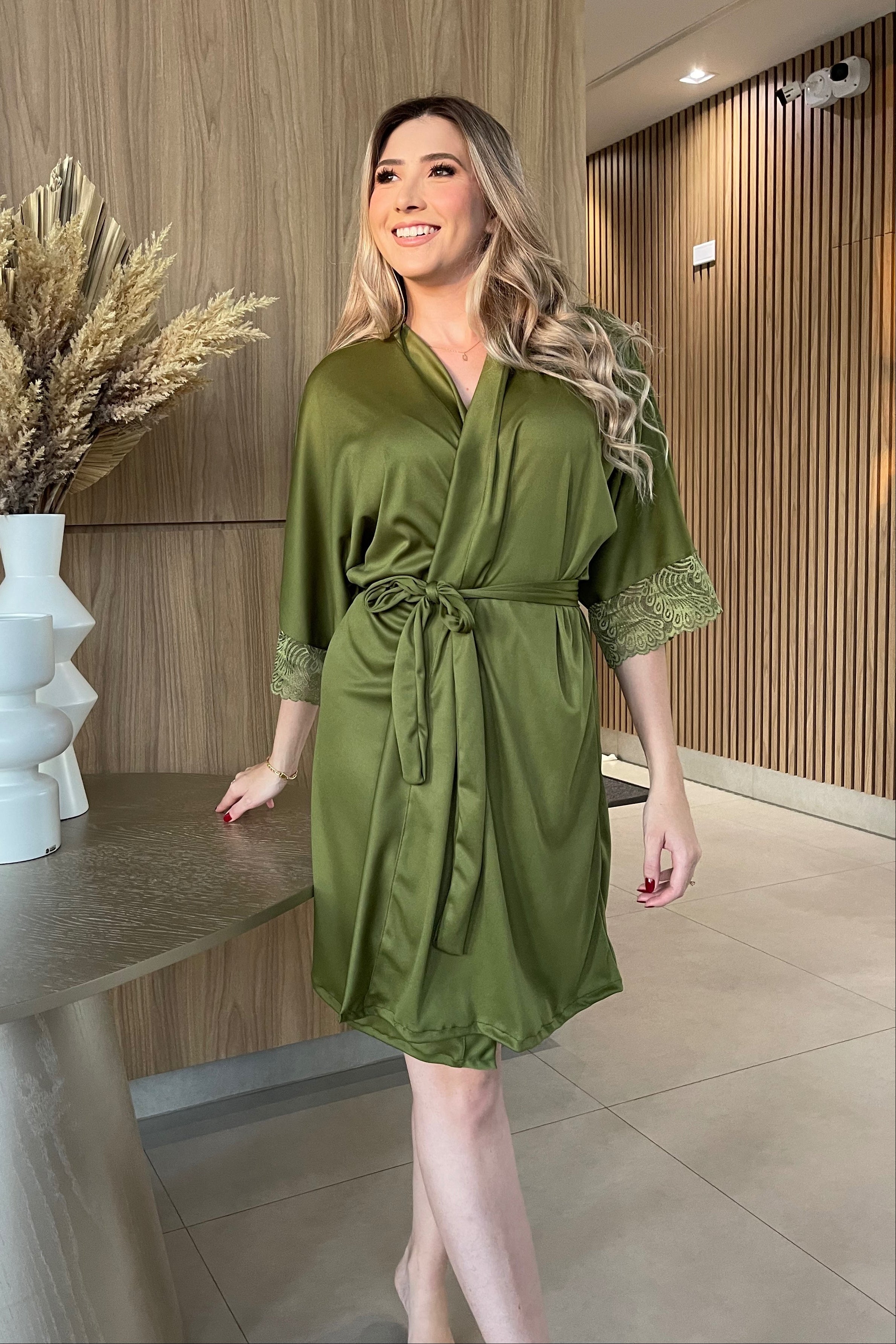 Kit Leticia Robe + Pantufa Chinelinho Verde Oliva Madrinha e Mãe