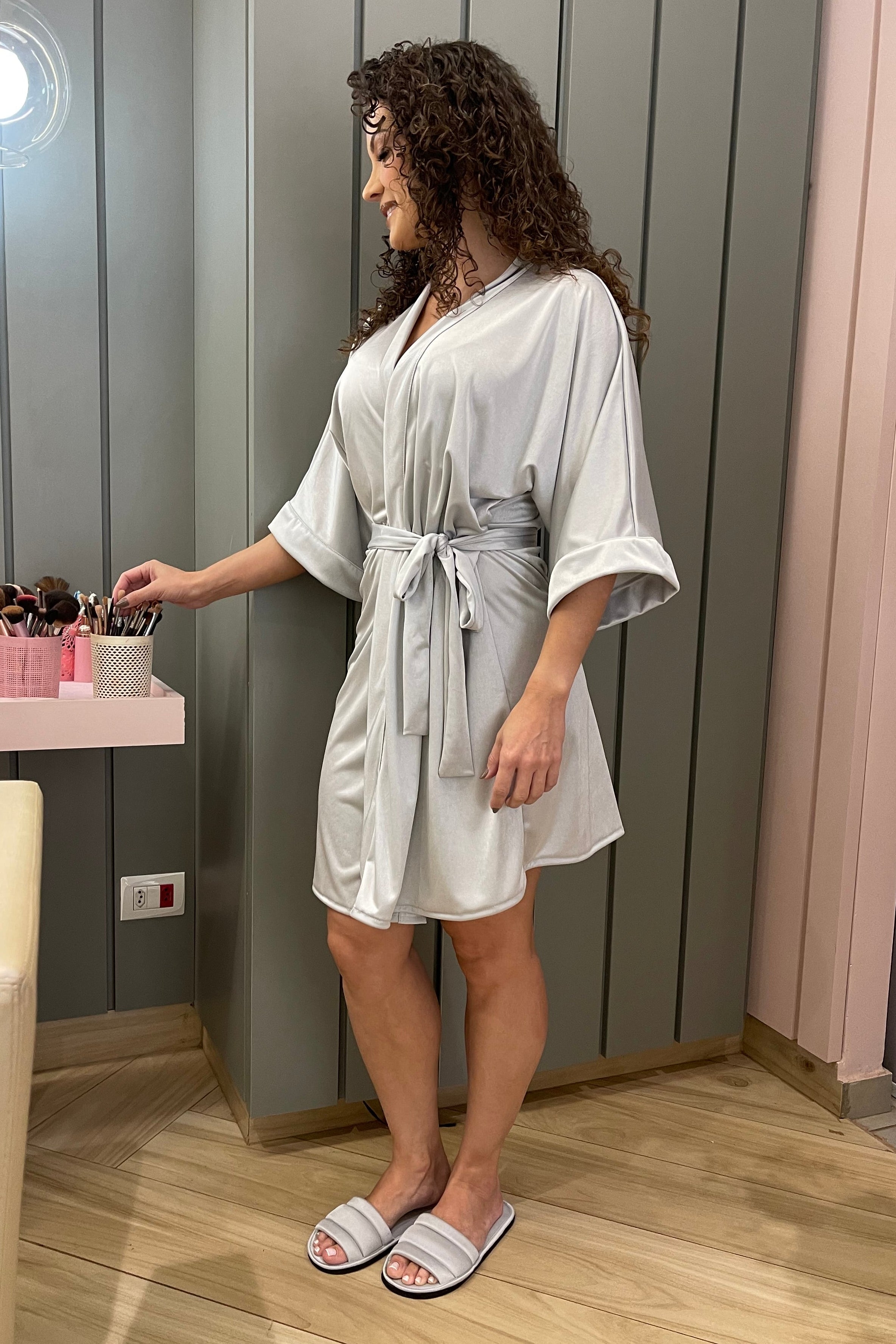 Robe Ceti Cinza Claro Para Madrinhas e Mãe da Noiva Não Amarrota