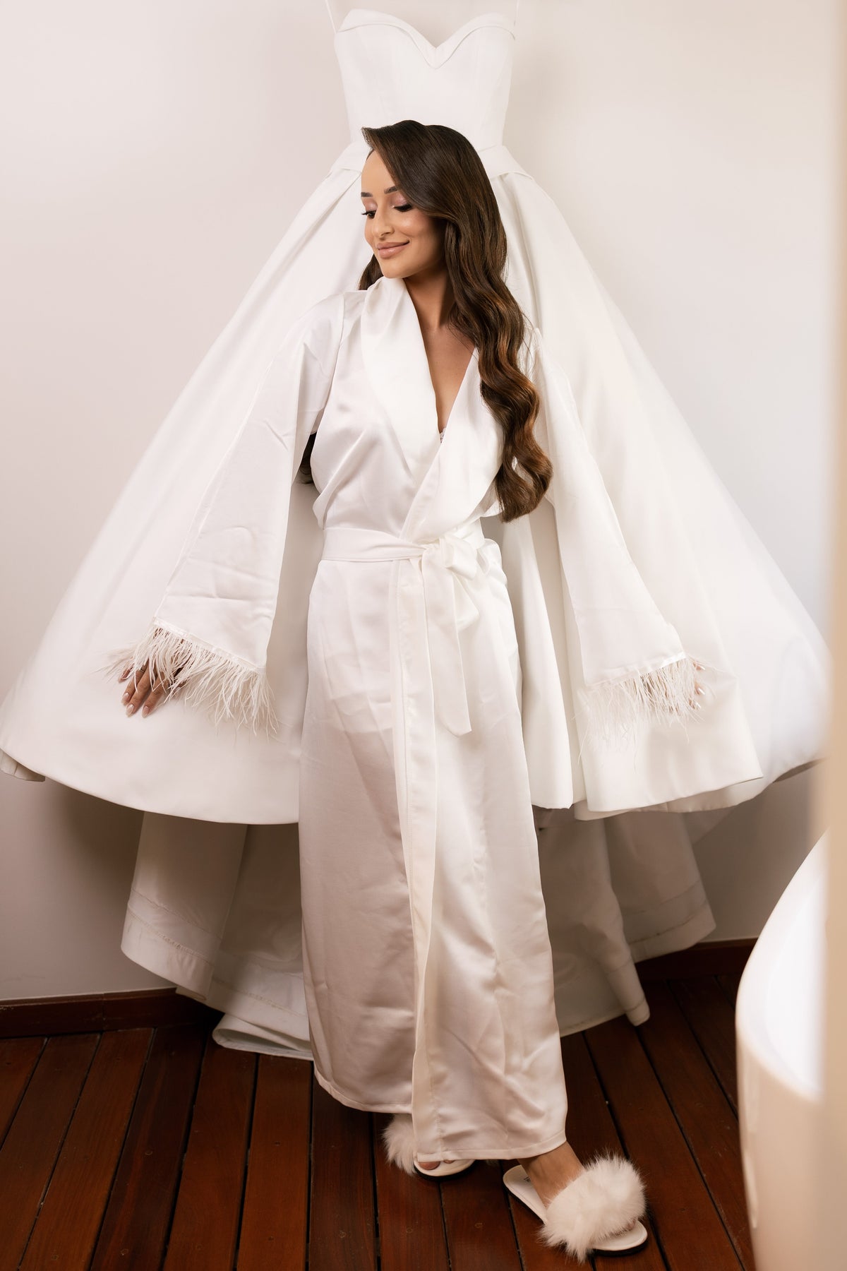Robe Luna Longo para Noiva  com Plumas Luxo