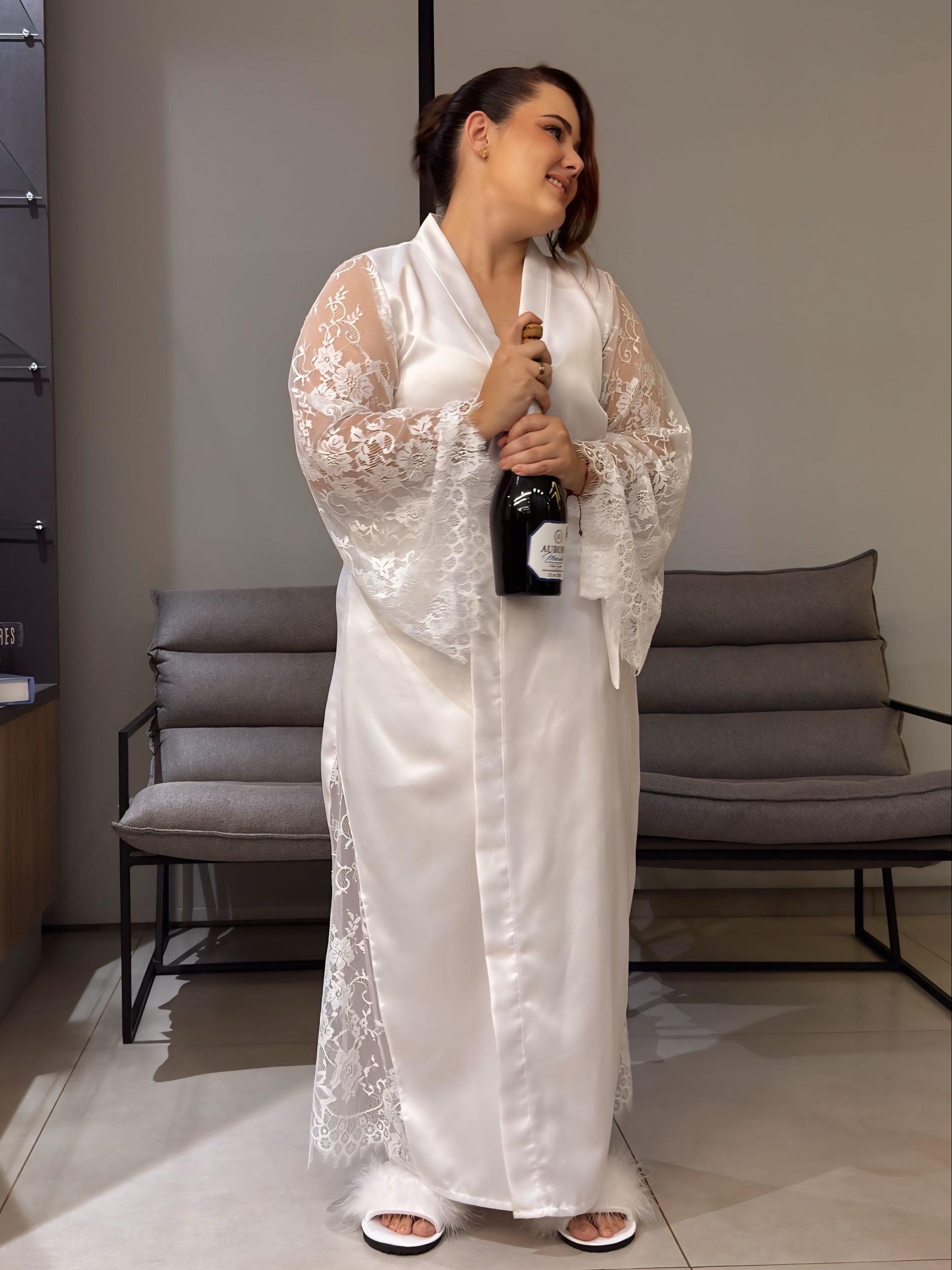 Robe Cloe Longo com Renda Chantilly Branco Elegante Noivas Romanticas