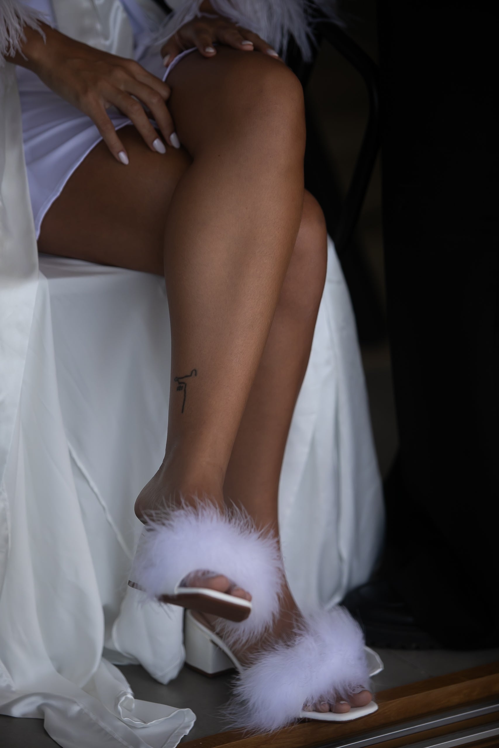 Tamanco Paris Branco com Plumas Luxo para Noivas