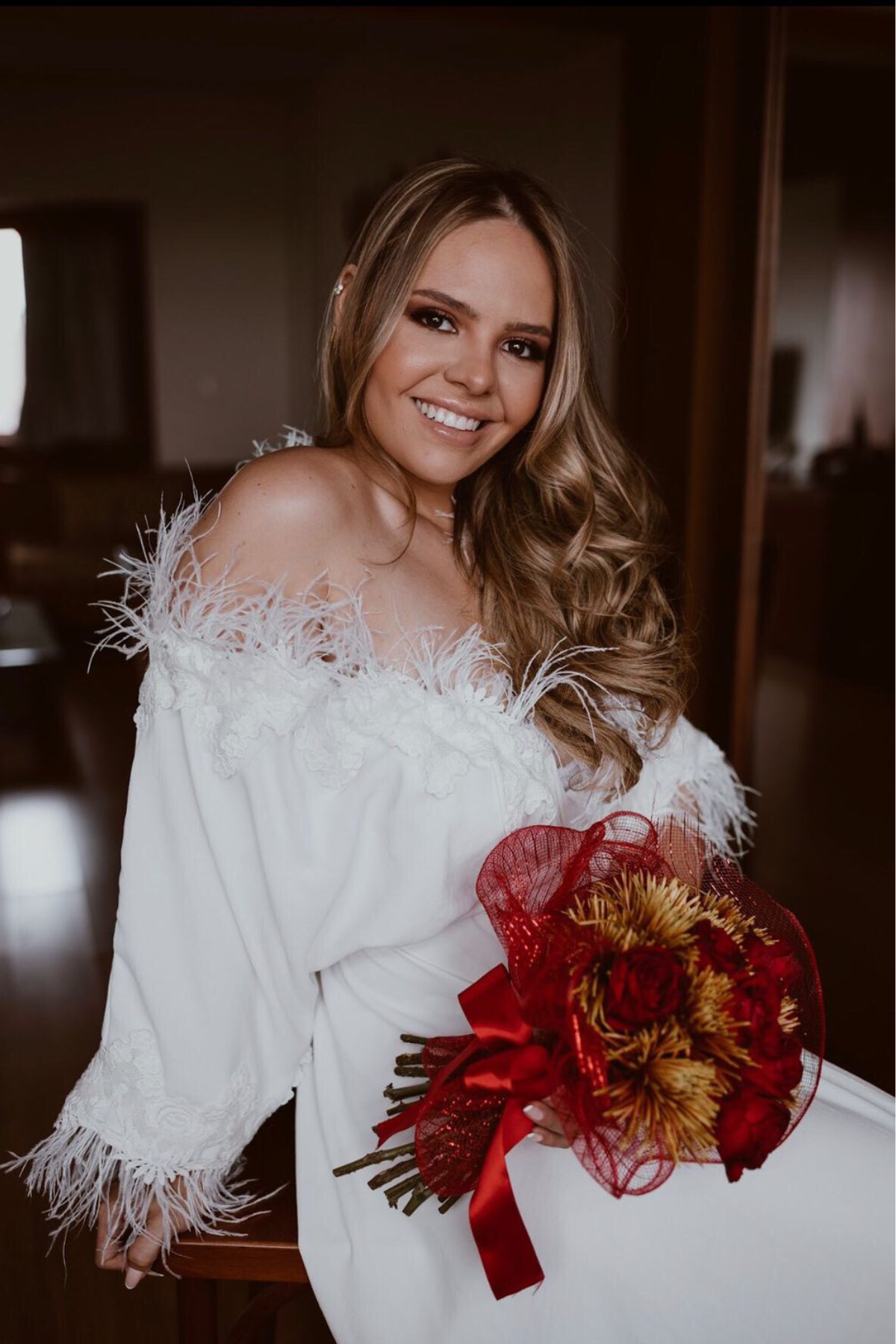 Robe de Noiva Lorena Longo com Plumas Luxo e Guipir para dia da noiva
