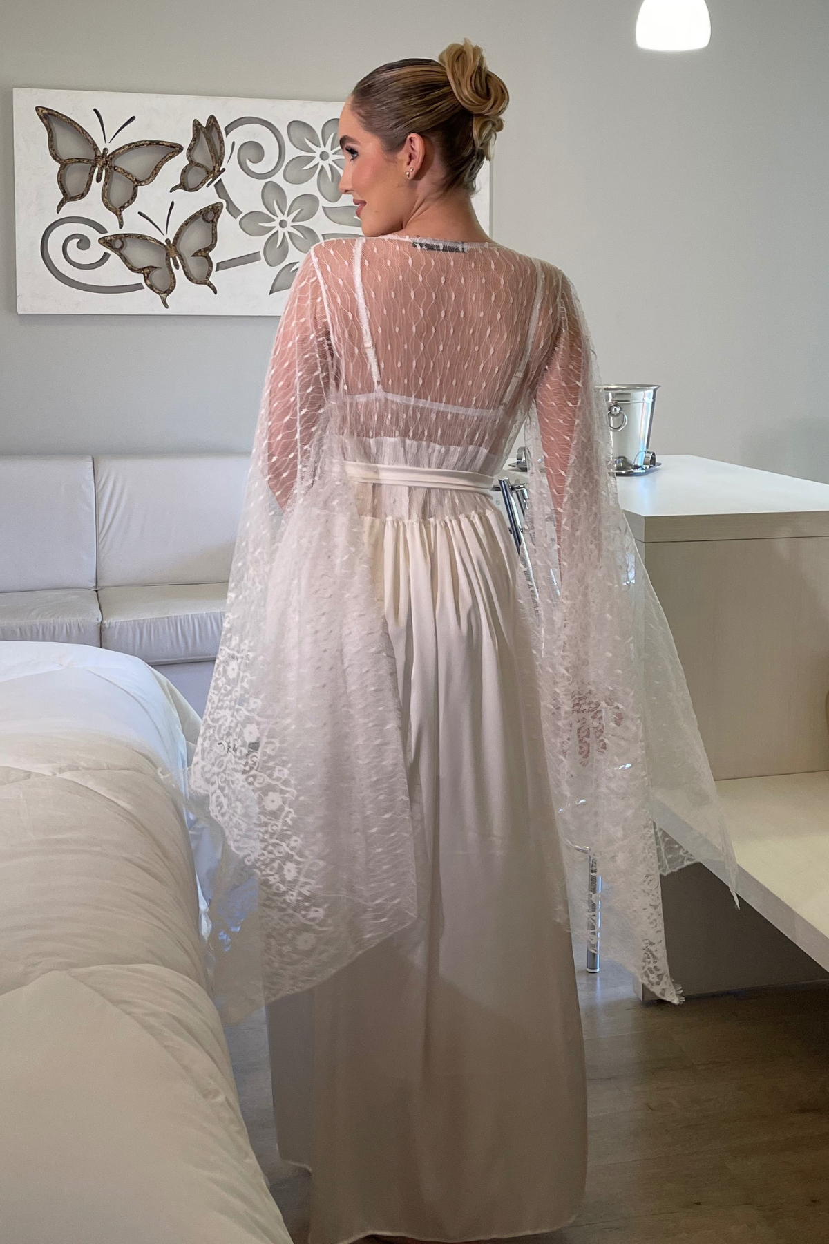 Conjunto Mariane Branco Robe Longo em Renda Francesa com Camisola