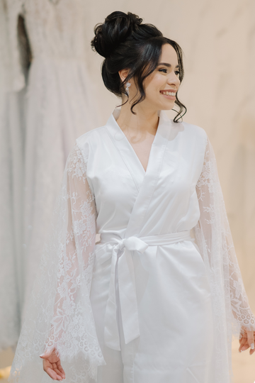 Robe de Noiva Helena Curto em Renda Chantilly com Elegância e Conforto