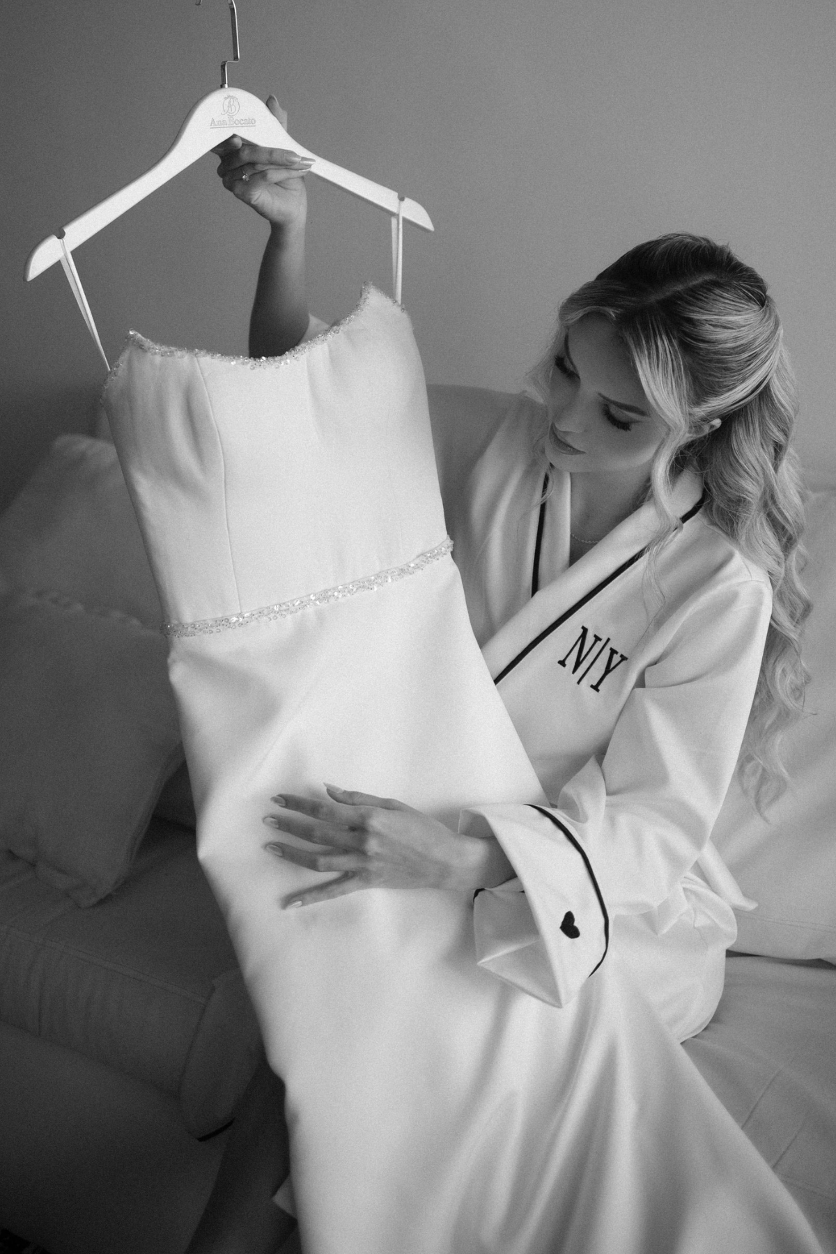 Robe Lori longo Personalizado com Detalhes em Friso