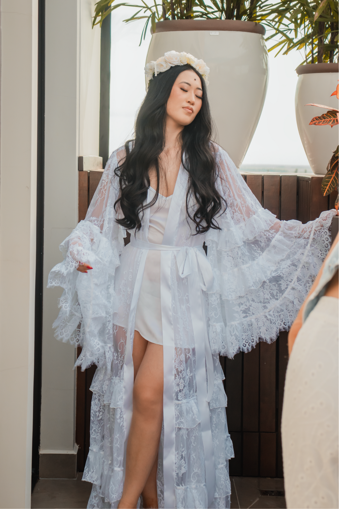 Robe Brina Longo em Renda Chantilly Francesa com Camisola Delicada