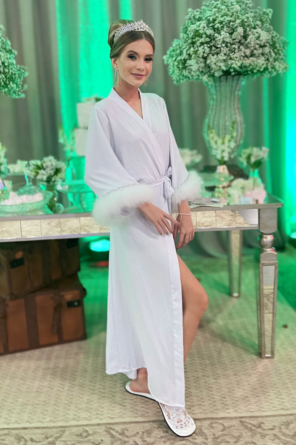 Robe Luisa Branco Longo para Noiva com Plumas Pompom e Strass
