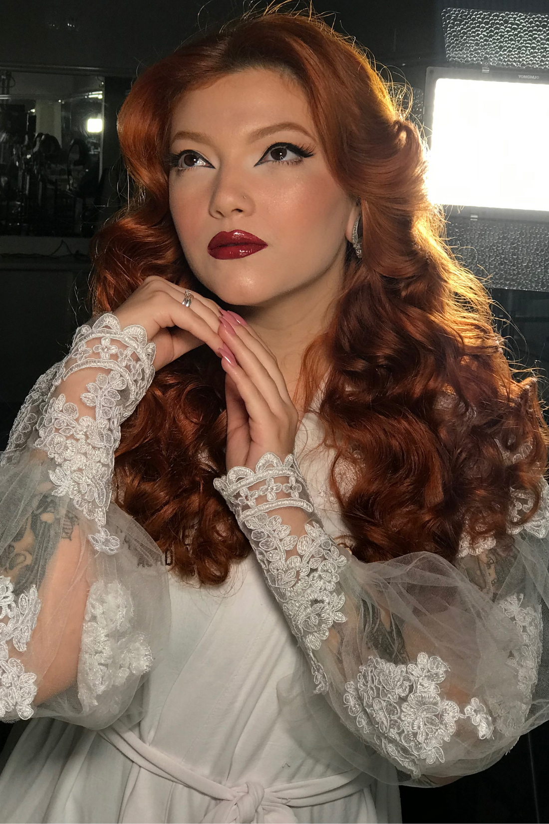 Robe Camila Longo para Noiva com Mangas em Tule e Guipir