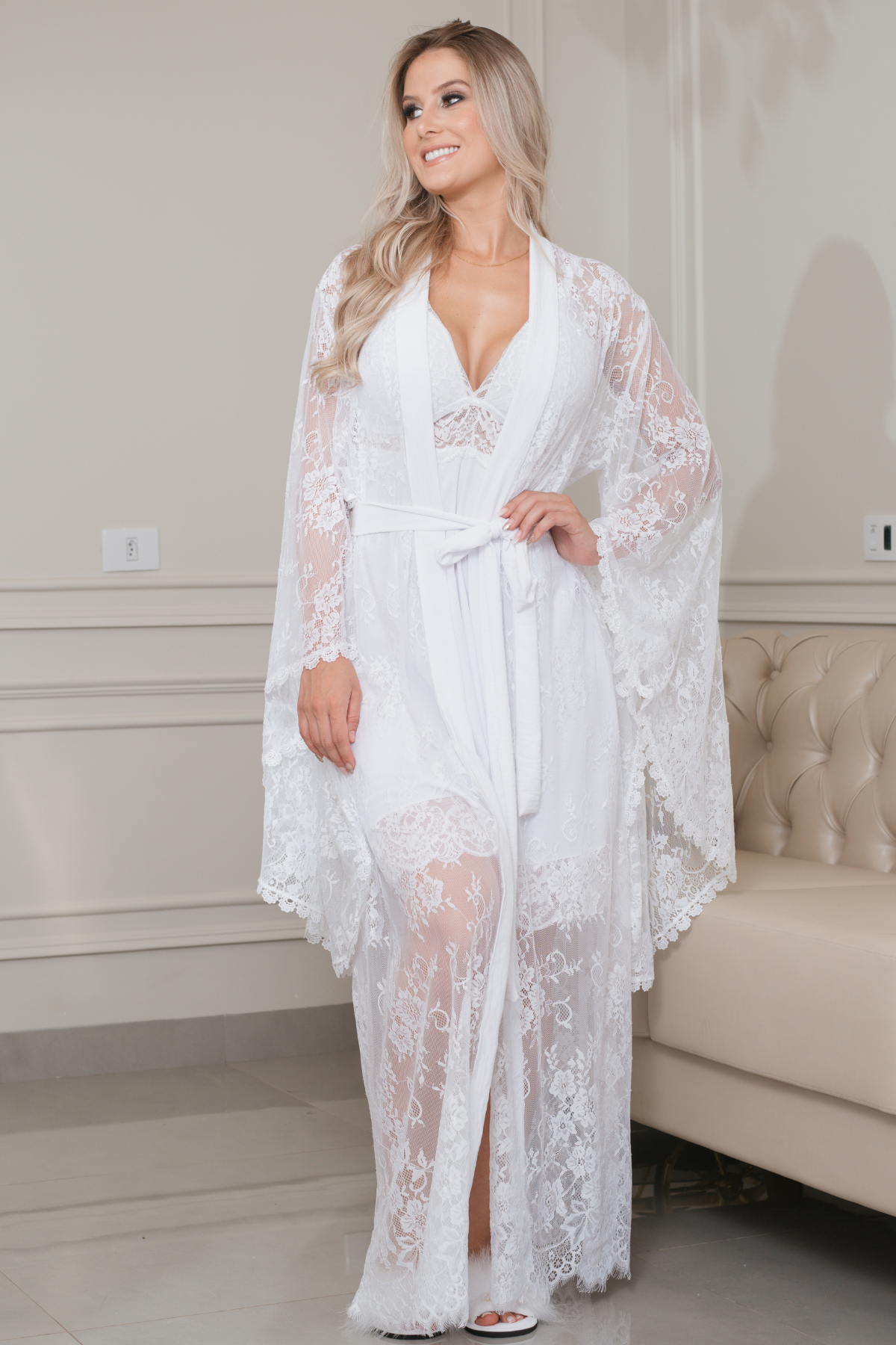 Robe Paris Jolie Noiva em Renda Chantilly Acompanha Camisola