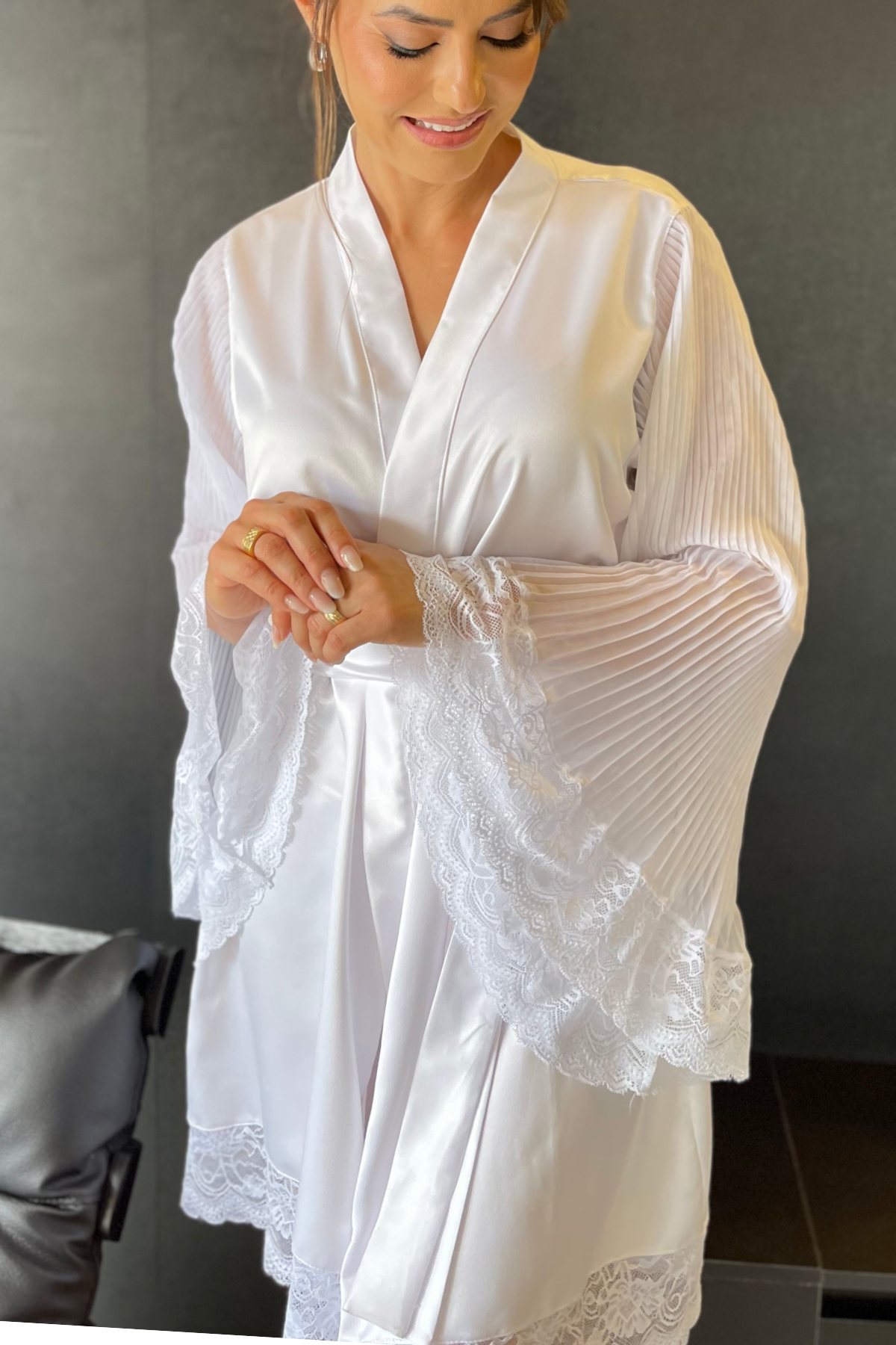 Robe Cris Curto Mangas Plissadas Detalhes Renda