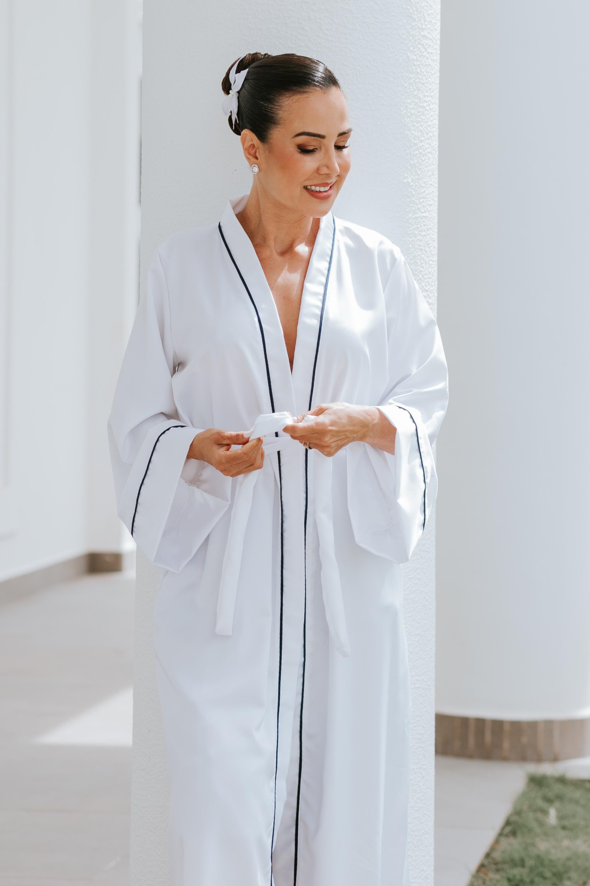 Robe Lori longo Personalizado com Detalhes em Friso