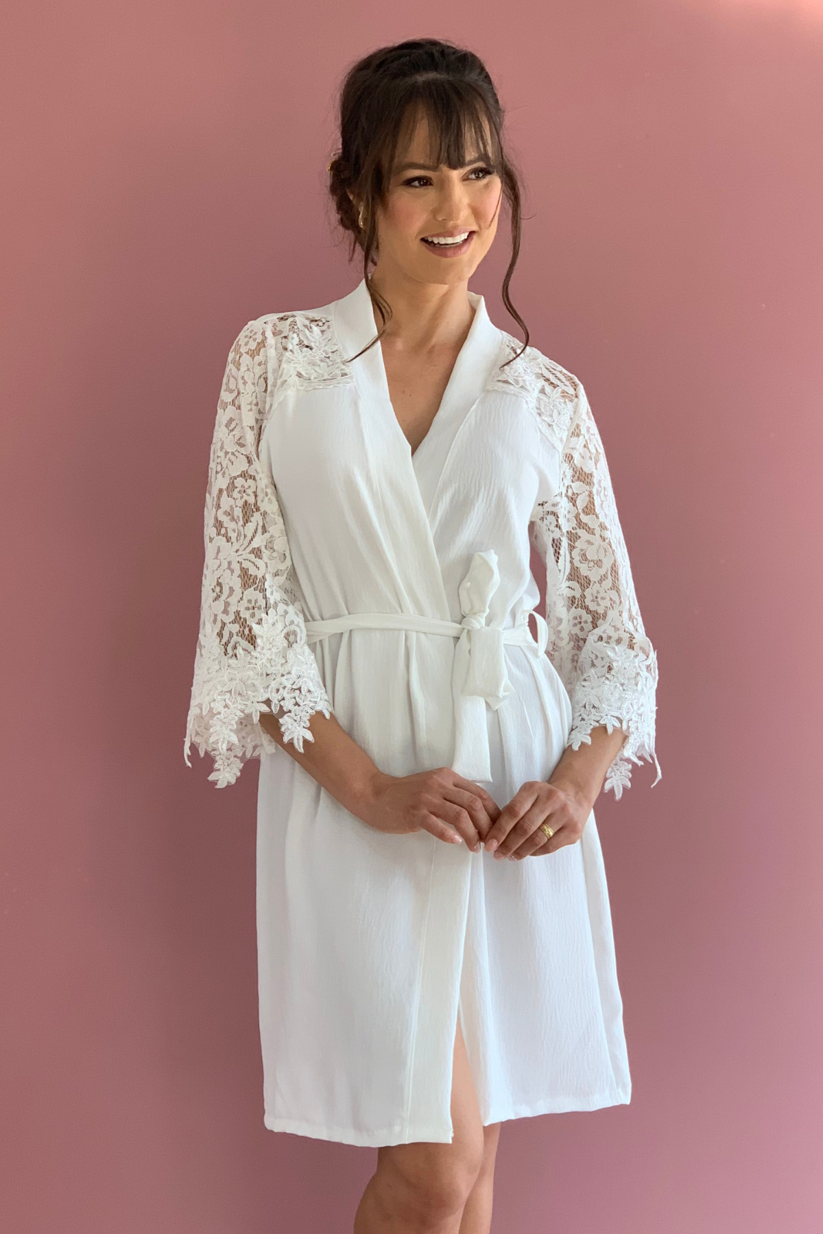 Robe Aurora Curto para Noiva com Renda e Guipir Classico Branco Off White
