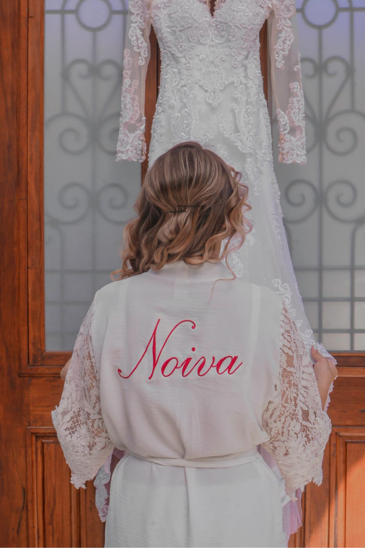 Robe Aurora Curto para Noiva com Renda e Guipir Classico Branco Off White