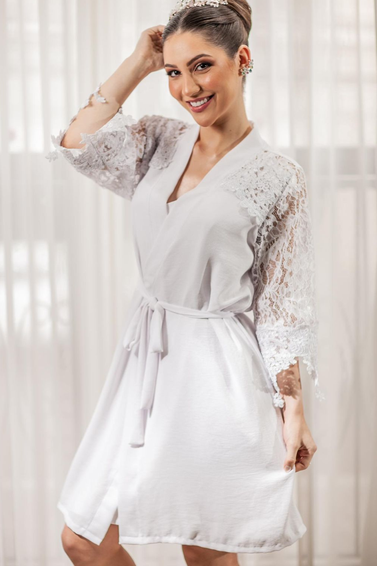 Robe Aurora Curto para Noiva com Renda e Guipir Classico Branco Off White