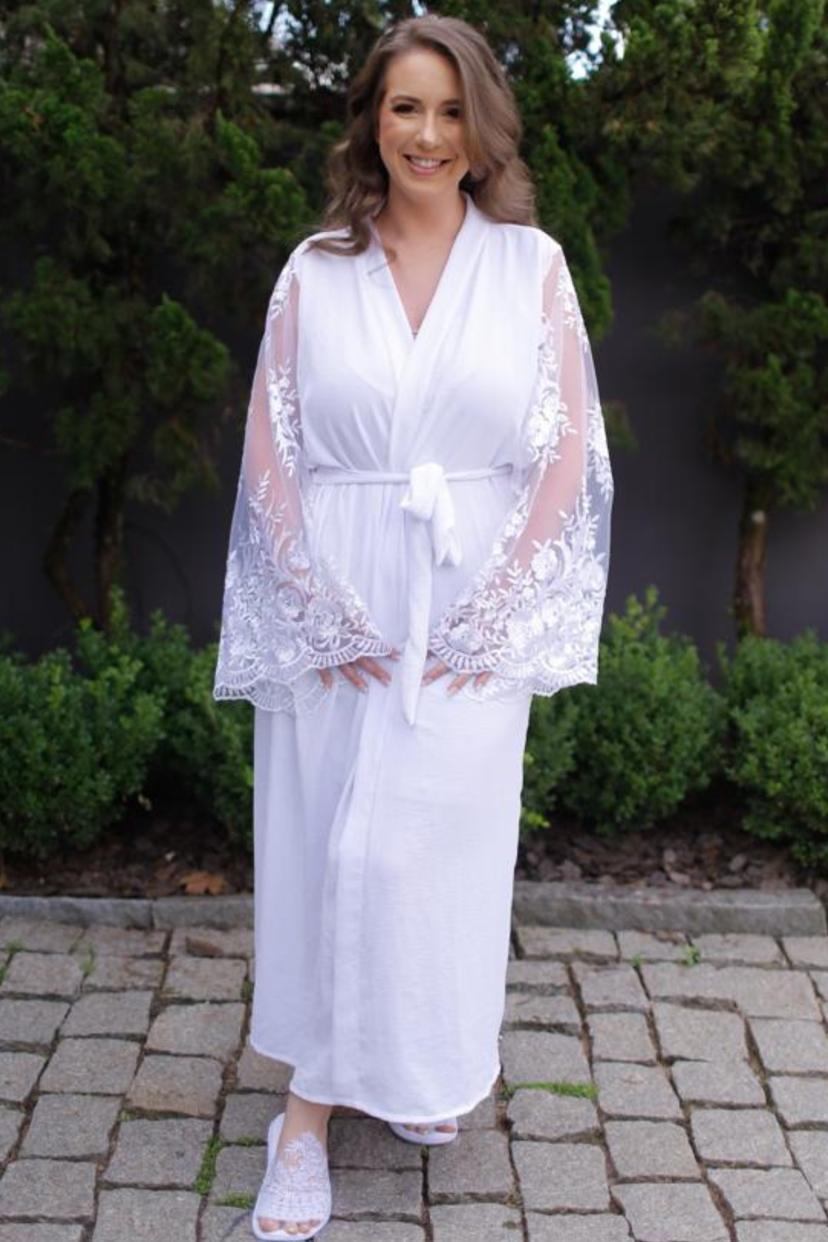 Robe Sandy Branco Longo para Noiva com Mangas em Tule Bordado