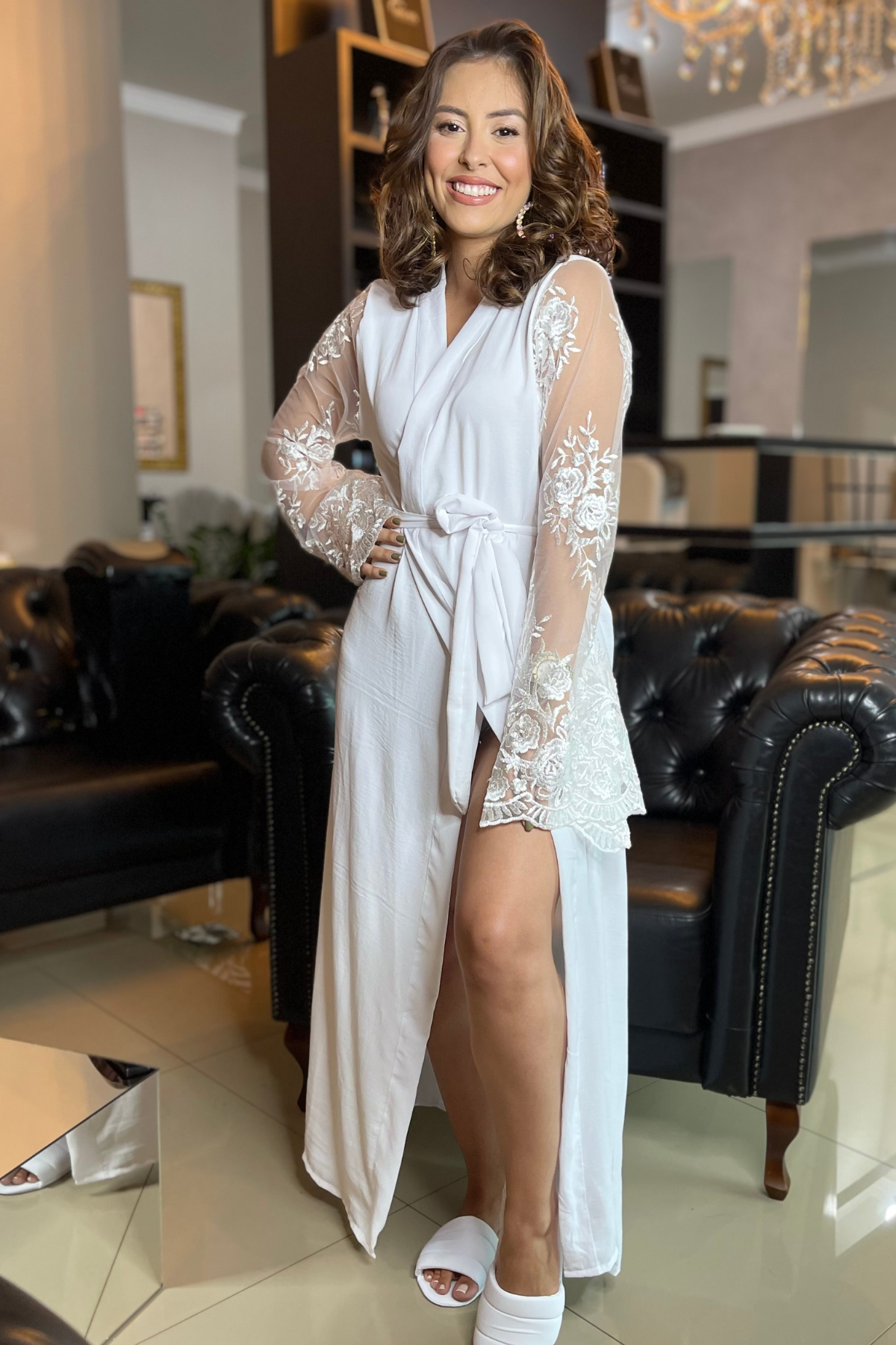 Robe Sandy Branco Longo para Noiva com Mangas em Tule Bordado