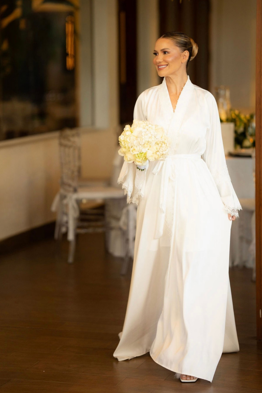 Robe Elza Longo com Manga em Renda Chantilly Elegante para noivas
