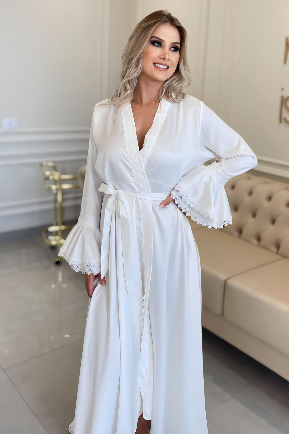 Robe Elza Longo com Manga em Renda Chantilly Elegante para noivas