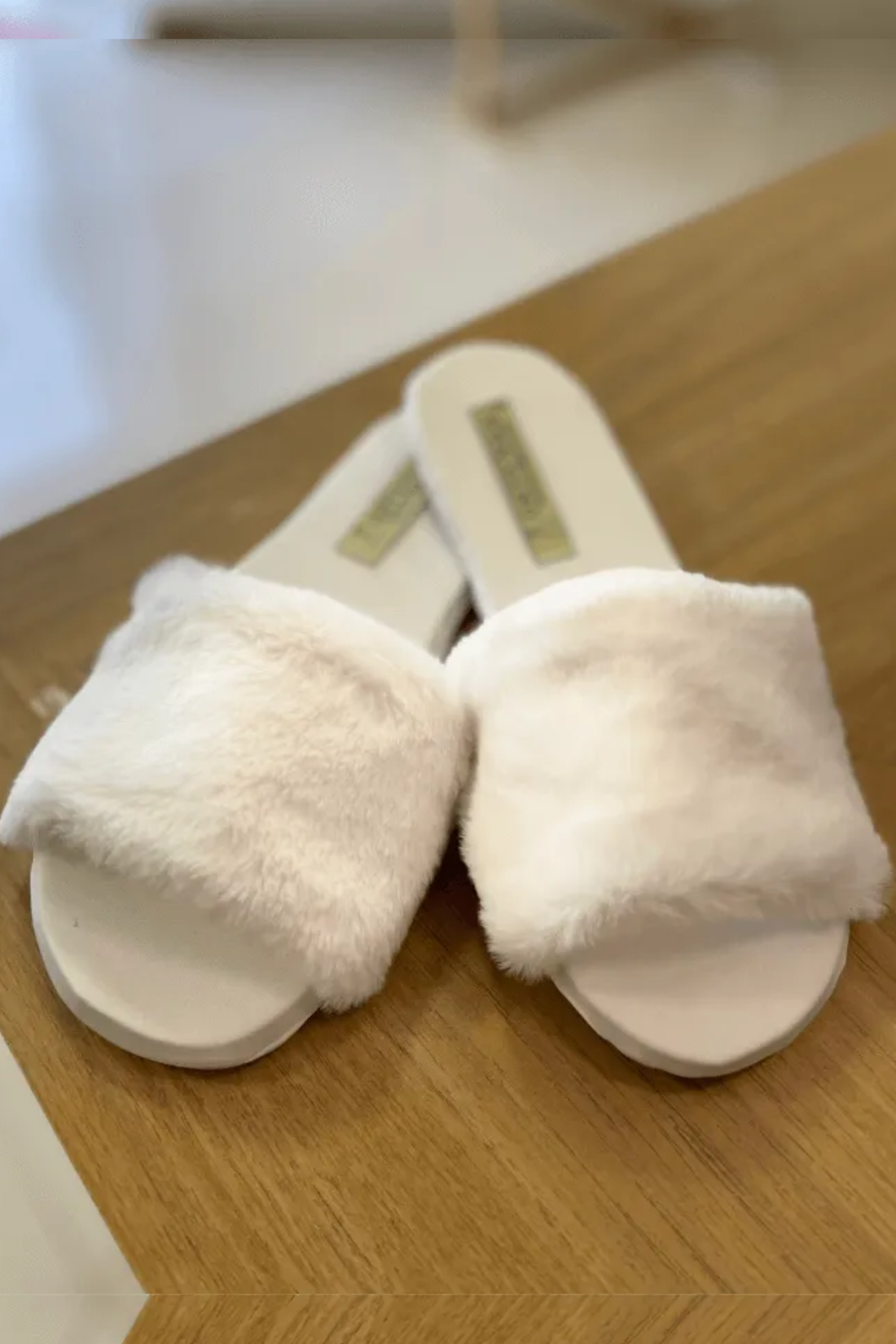 Pantufa Chinelinho Fabi Noiva Pelúcia Macia