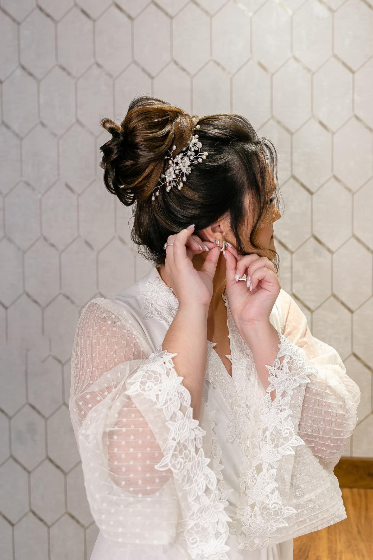 Robe Natalia Tule Poá com Acabamento em Guipir para noivas românticas