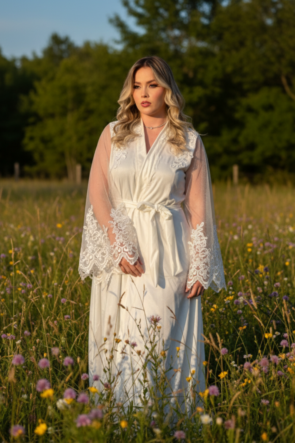 Robe Estela de Noiva com Mangas em Tule Transparente e Guipir