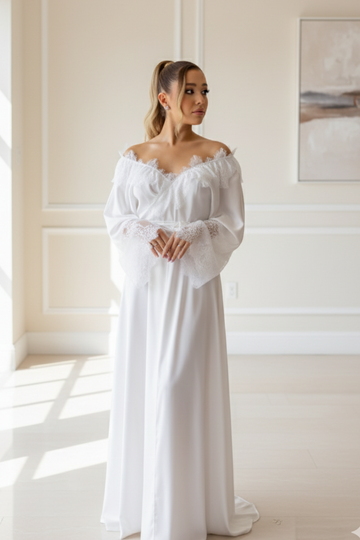 Robe Valentina com Guipir Sofisticado e Detalhe em Renda para Noiva Clássica