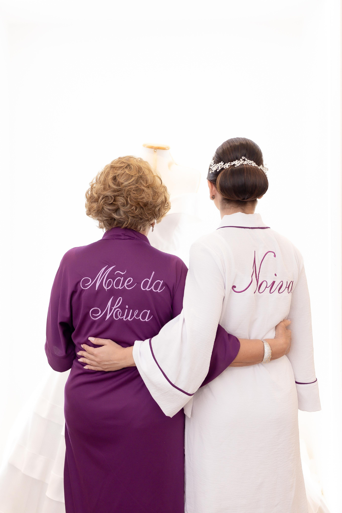 Robe Roxo Merida Madrinha Mãe da Noiva e Daminha NÃO amarrota