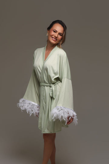 Robe de Plumas Verde Pistache Tati Para Madrinhas e Mães