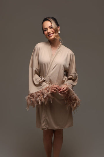 Robe de Plumas Mocha Mousse Tati Para Madrinhas e Mães