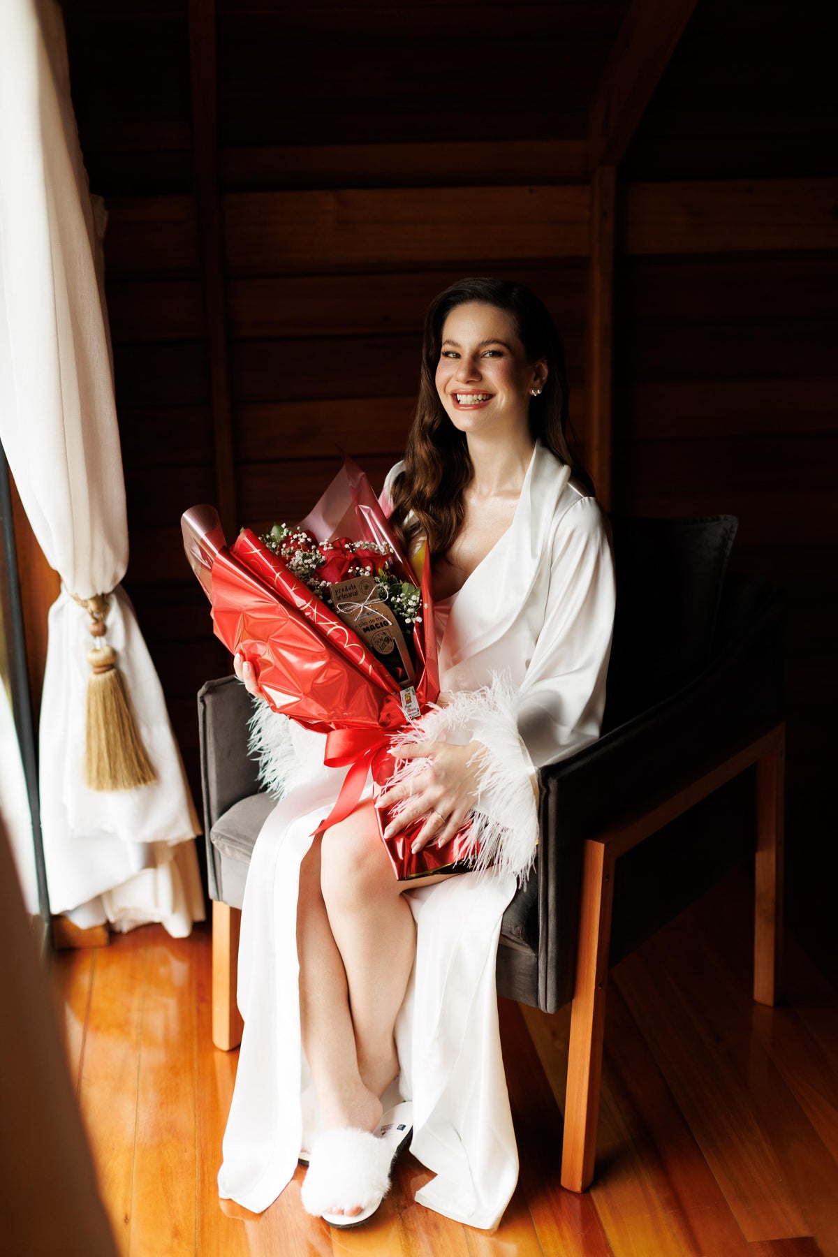 Robe Luna Longo para Noiva  com Plumas Luxo