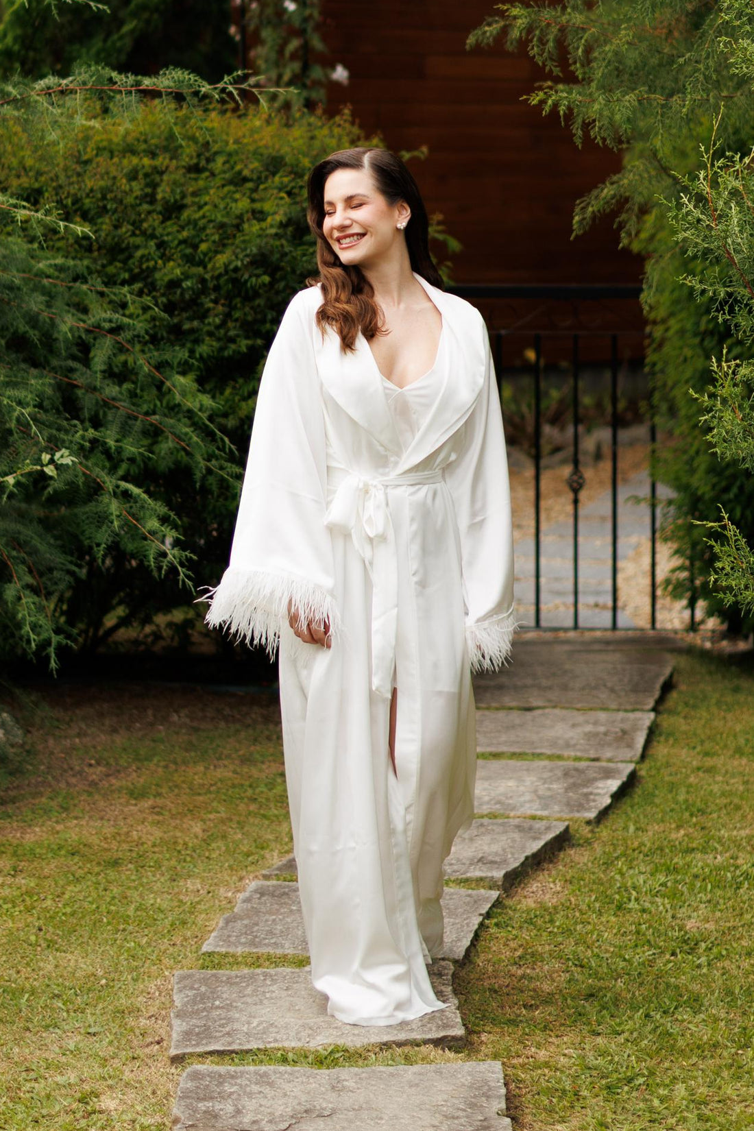 Robe Luna Longo para Noiva  com Plumas Luxo
