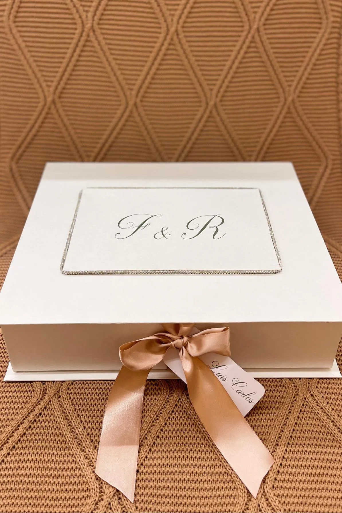 Caixa Cartonada com Presentes para Convite de Padrinhos e Personalização